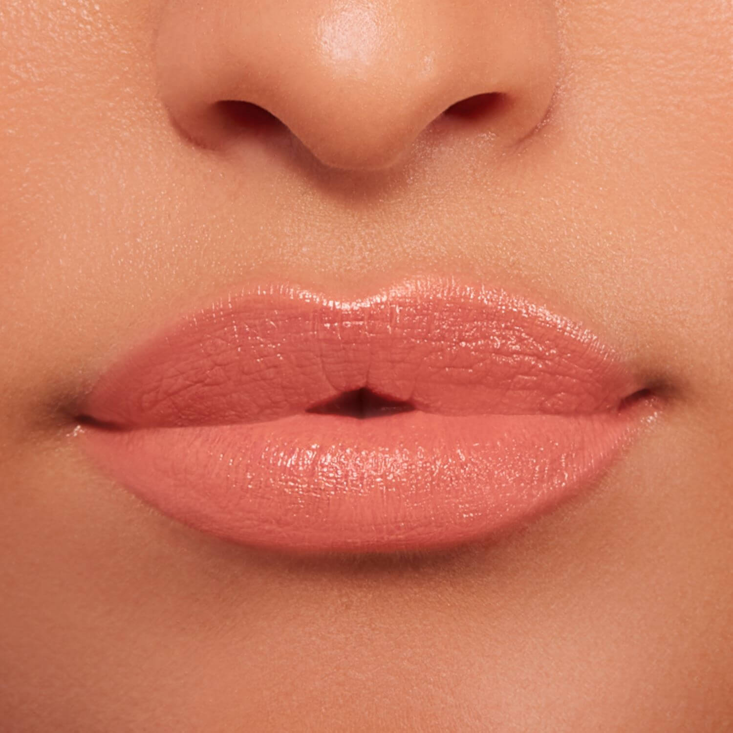 POWER-FULL PLUMP LIP BALM (BÁLSAMO LABIAL HIDRATANTE Y VOLUMINIZADOR)